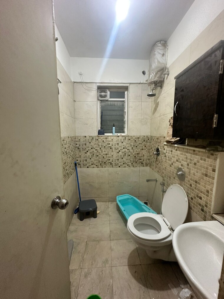 Bathroom, amanora-trendy-homes 2 Bedroom 850 Sq.Ft. Apartment In Hadapsar Pune 9544031