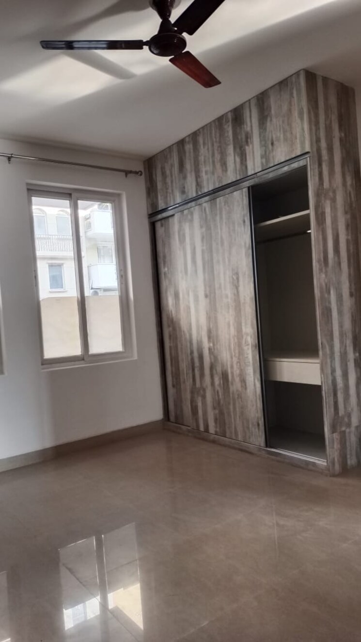 Room, emaar-emerald-floors-premier 4 Bedroom 1975 Sq.Ft. Apartment In Sector 65 Gurgaon 9544064