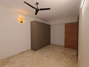 Room in 3 BHK Apartment at Le Orchid, Frazer Town – for Rent