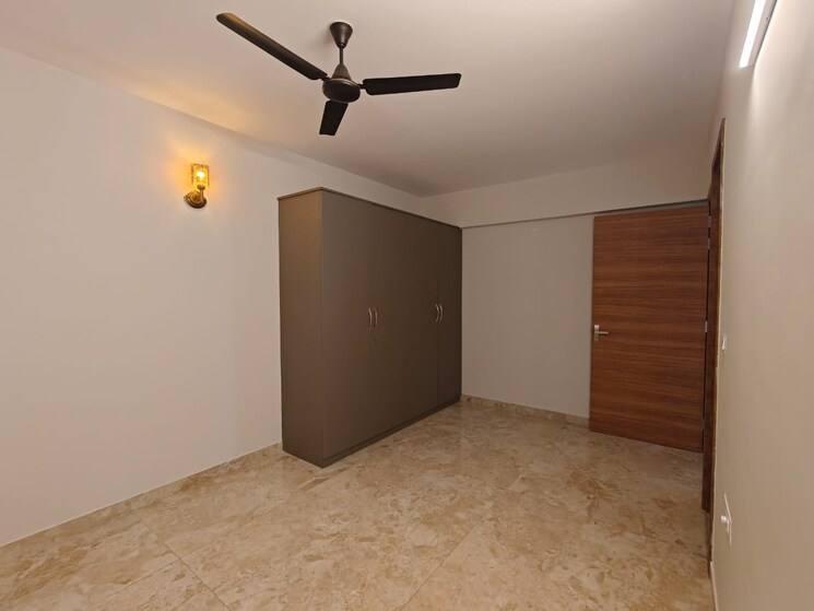 Room, le-orchid 3 Bedroom 2400 Sq.Ft. Apartment In Frazer Town Bangalore 9544101