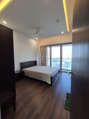Bedroom in 3 BHK Apartment at Amanora Gateway Towers, Hadapsar – for Rent