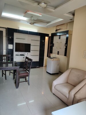 2 BHK Apartment For Rent in Lake Florence, Powai