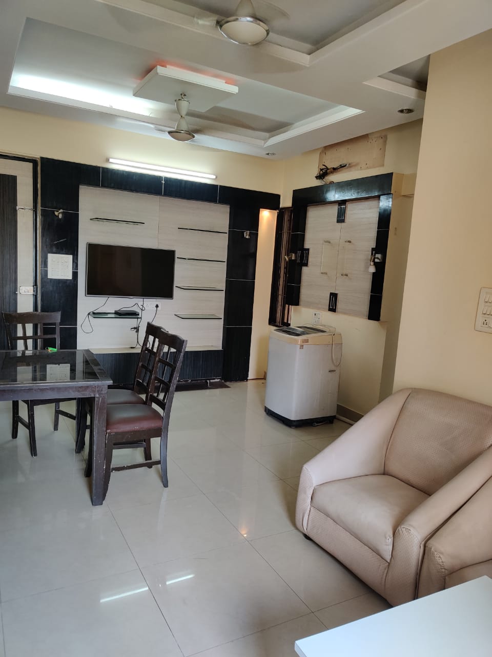 2 BHK Apartment For Rent in Lake Florence