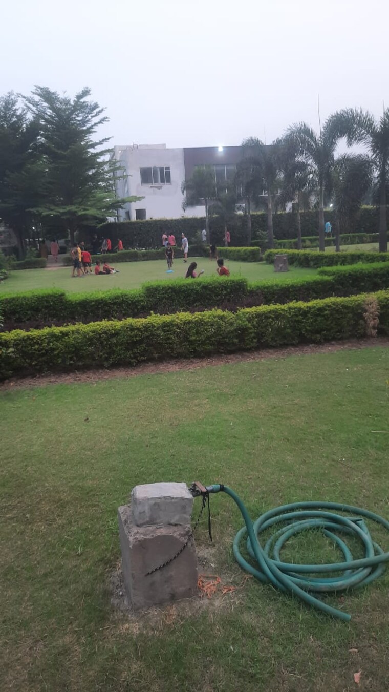 Garden, motiaz-royal-citi 3 Bedroom 1460 Sq.Ft. Apartment In Ambala Highway Zirakpur 9544134