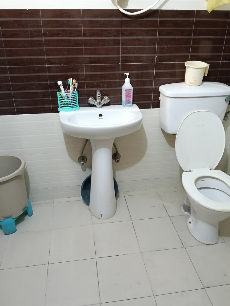 Bathroom, dhakoli 3 Bedroom 1650 Sq.Ft. Apartment In Dhakoli Zirakpur 9544275