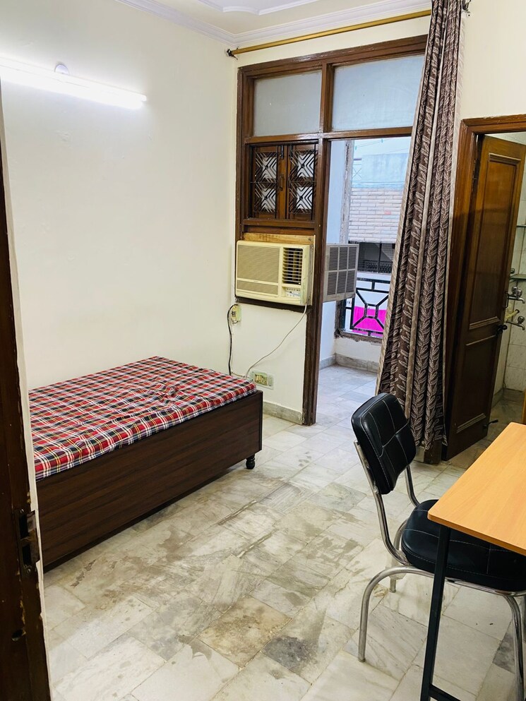 Bedroom, new ashok nagar 2 Bedroom 635 Sq.Ft. Builder Floor In New Ashok Nagar Delhi 9544264