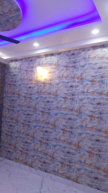 Room in 1.5 BHK Builder Floor at Vasundhara Sector 2b – for Sale