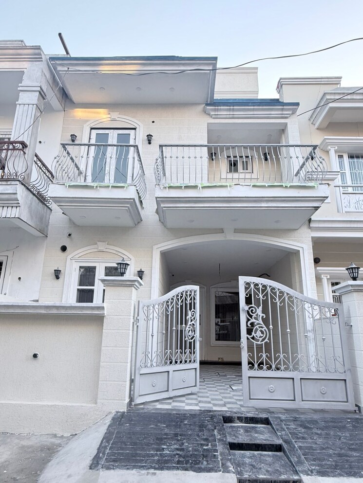 Exterior View, sahastradhara road 4 Bedroom 140 Sq.Yd. Villa In Sahastradhara Road Dehradun 9544601