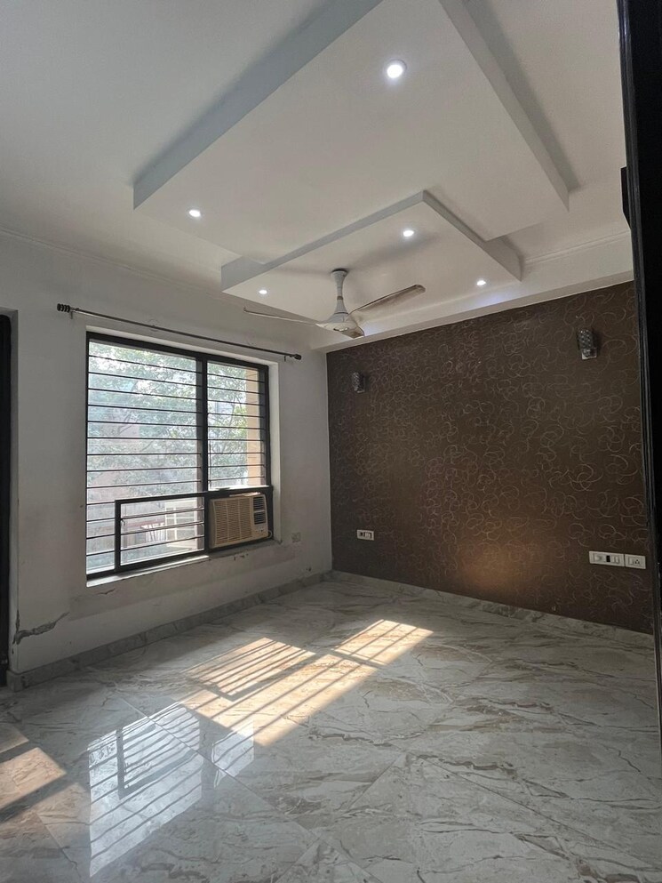 Room, palam vihar 3 Bedroom 2400 Sq.Ft. Independent House In Palam Vihar Gurgaon 9544521