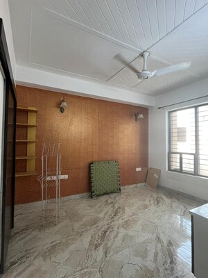 Room in 3 BHK Independent House at Palam Vihar – for Rent