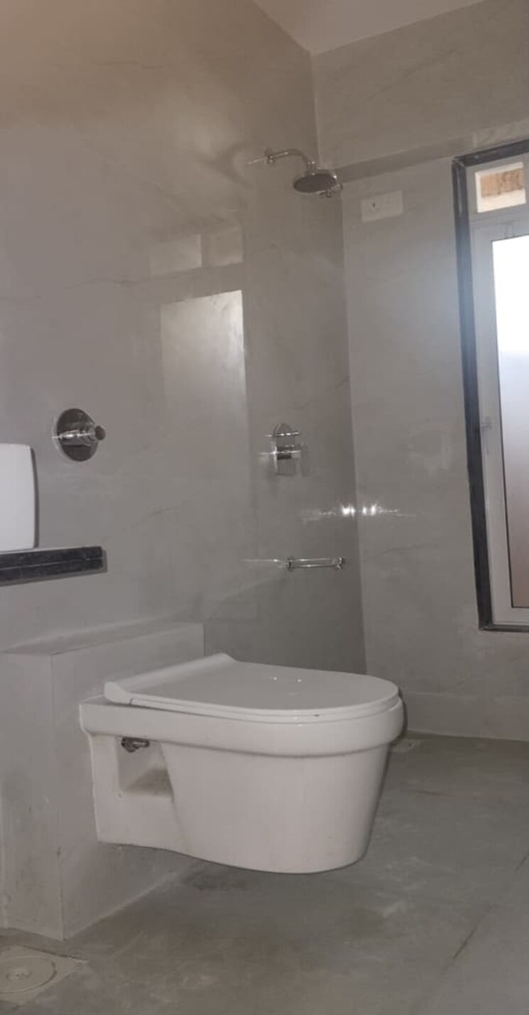 Bathroom, vishwa-bhuvan 2 Bedroom 910 Sq.Ft. Apartment In Chembur Mumbai 9544463