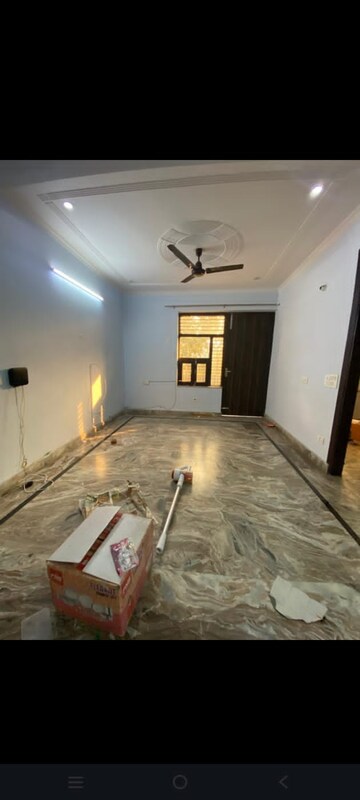 Bedroom in 3 BHK Builder Floor at Palam Vihar – for Rent