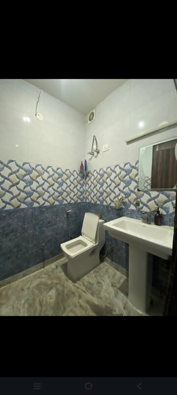 Team Area in 3 BHK Builder Floor at Palam Vihar – for Rent