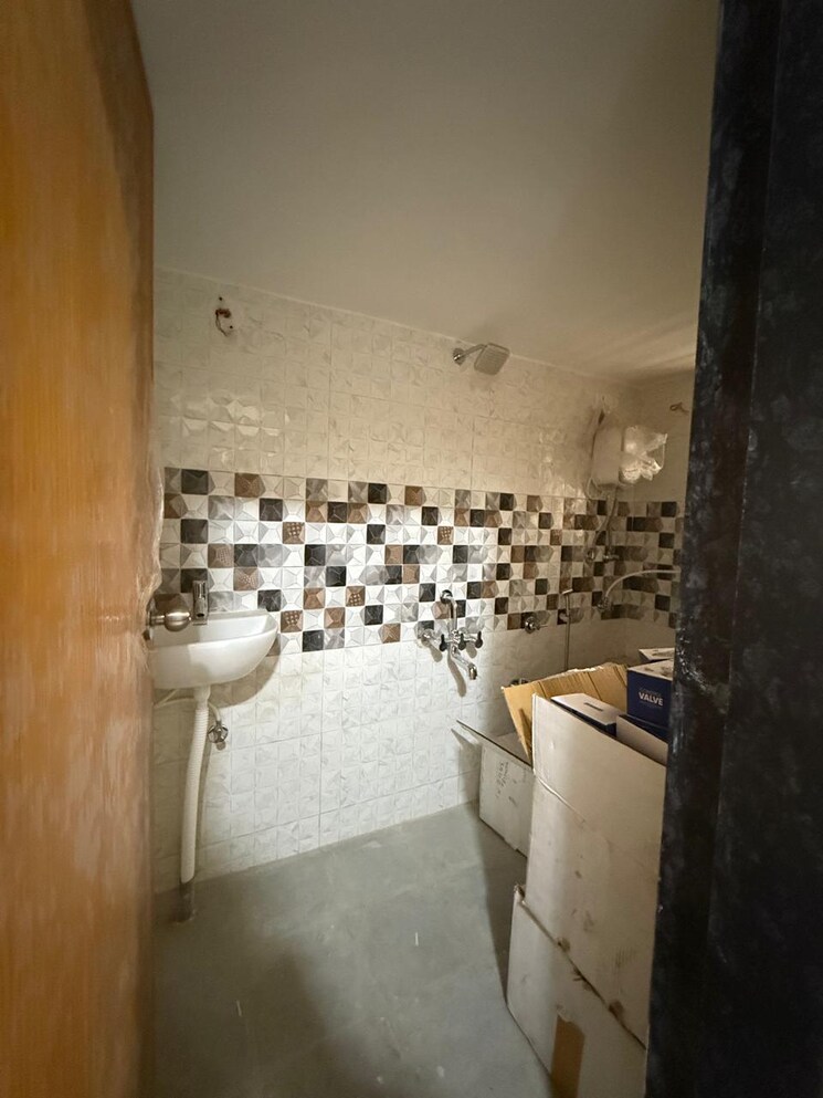 Bathroom, thane west 2 Bedroom 590 Sq.Ft. Apartment In Thane West Thane 9544597
