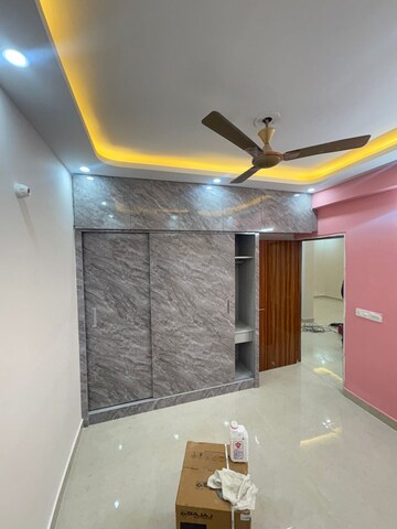 Room in 2 BHK Builder Floor at Sector 16c Greater Noida – for Rent