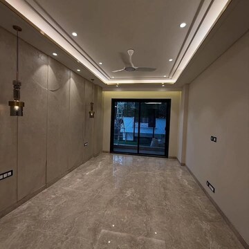 Room in 4 BHK Builder Floor at Ansal Sushant Floors, Sushant Lok ii – for Sale