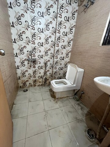 Bathroom in 1 RK Builder Floor at Ansal Sushant Lok I, Sector 43 – for Rent