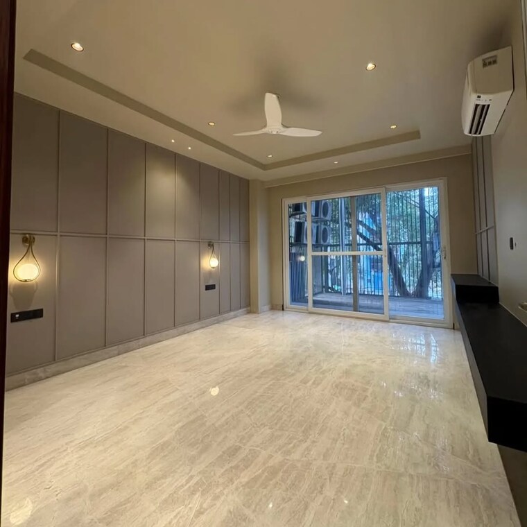 Room, dlf-city-centre 4 Bedroom 360 Sq.Yd. Builder Floor In Sector 28 Gurgaon 9544733