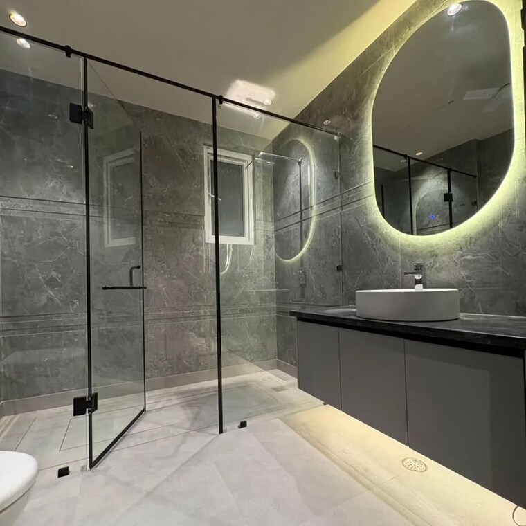 Bathroom, dlf-city-centre 4 Bedroom 360 Sq.Yd. Builder Floor In Sector 28 Gurgaon 9544733