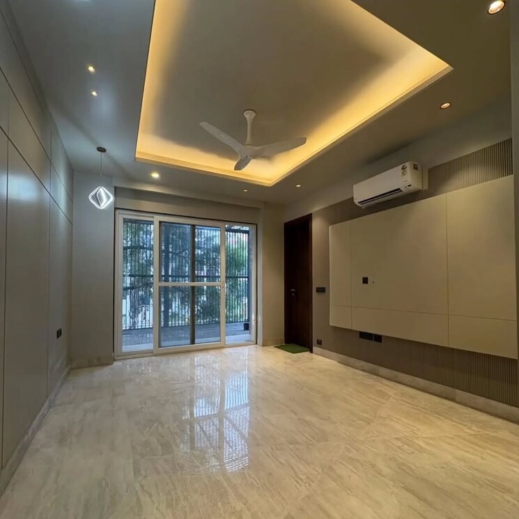 Room, dlf-city-centre 4 Bedroom 360 Sq.Yd. Builder Floor In Sector 28 Gurgaon 9544733