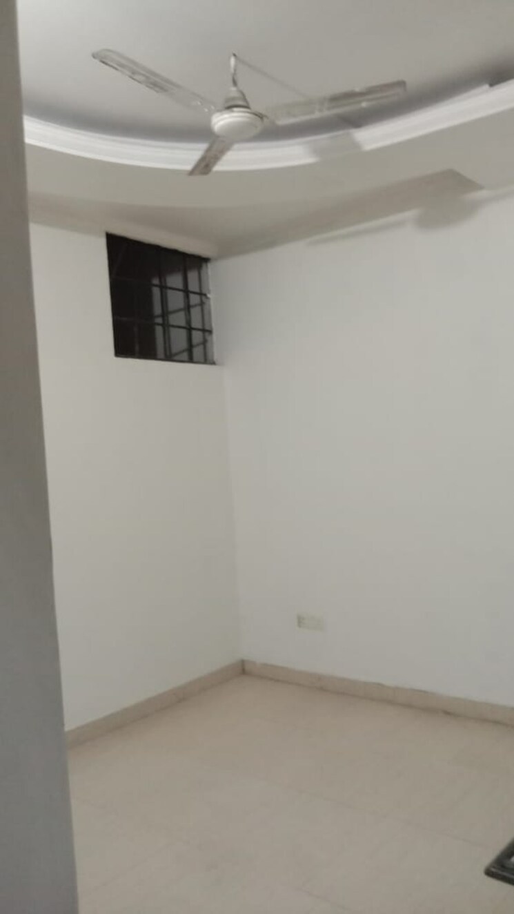 Room, raj nagar raj kunj 6+ Bedroom 165 Sq.Yd. Independent House In Raj Nagar Raj Kunj Ghaziabad 9544822