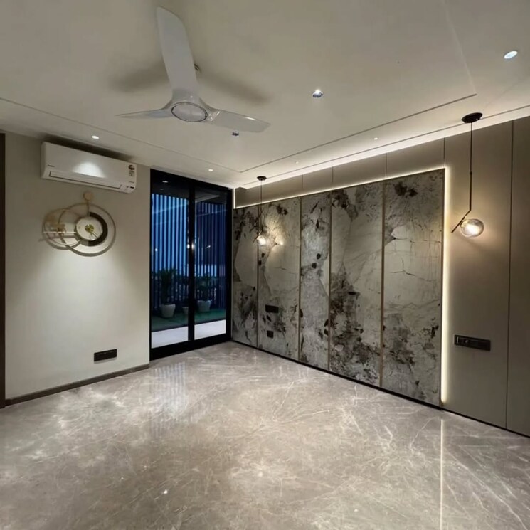 Room, magnum-city-centre 4 Bedroom 300 Sq.Yd. Builder Floor In Sector 63a Gurgaon 9544849