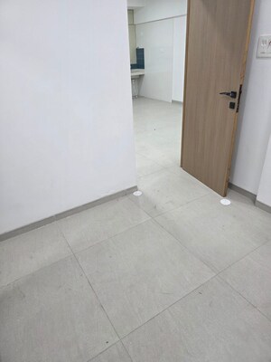 Room in 1 BHK Apartment at Mahavir Arham Mourya, Chembur – for Rent