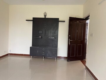 Furnished Amenities in 3 BHK Apartment at BPTP Park 81, Sector 81 – for Rent
