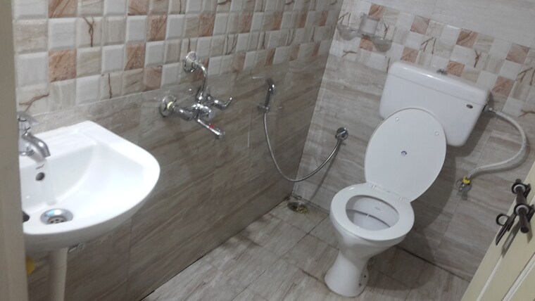 Bathroom, rt nagar 1 Bedroom 860 Sq.Ft. Independent House In Rt Nagar Bangalore 9544889