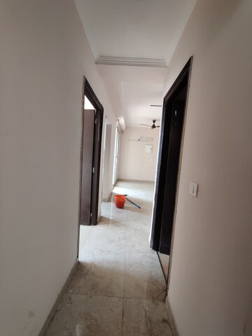 Building Lobby in 2.5 BHK Apartment at Amrapali Golf Homes, Sector 4 Greater Noida – for Rent