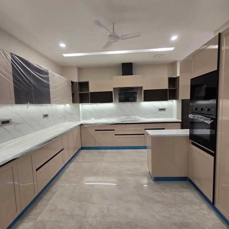 Kitchen, baani-city-center 5 Bedroom 418 Sq.Yd. Builder Floor In Sector 63 Gurgaon 9544991