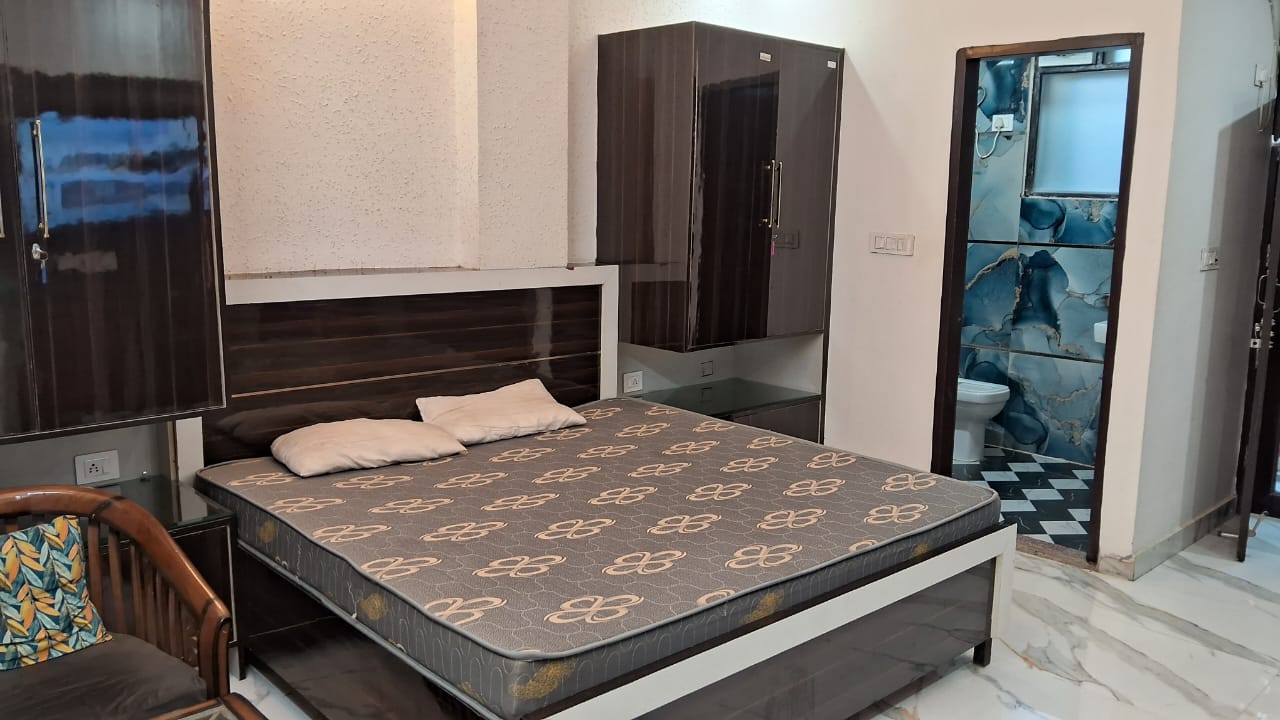 1 RkBuilder Floor For Rent in Sector 24