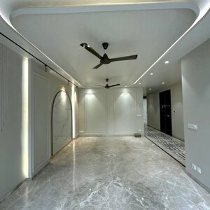 Building Lobby in 4 BHK Builder Floor at Shishta City Centre 92, Sector 92 – for Sale