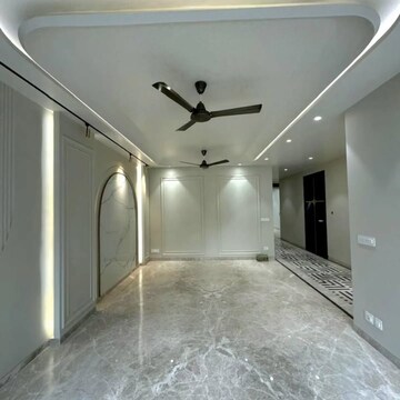 Building Lobby in 4 BHK Builder Floor at Shishta City Centre 92, Sector 92 – for Sale