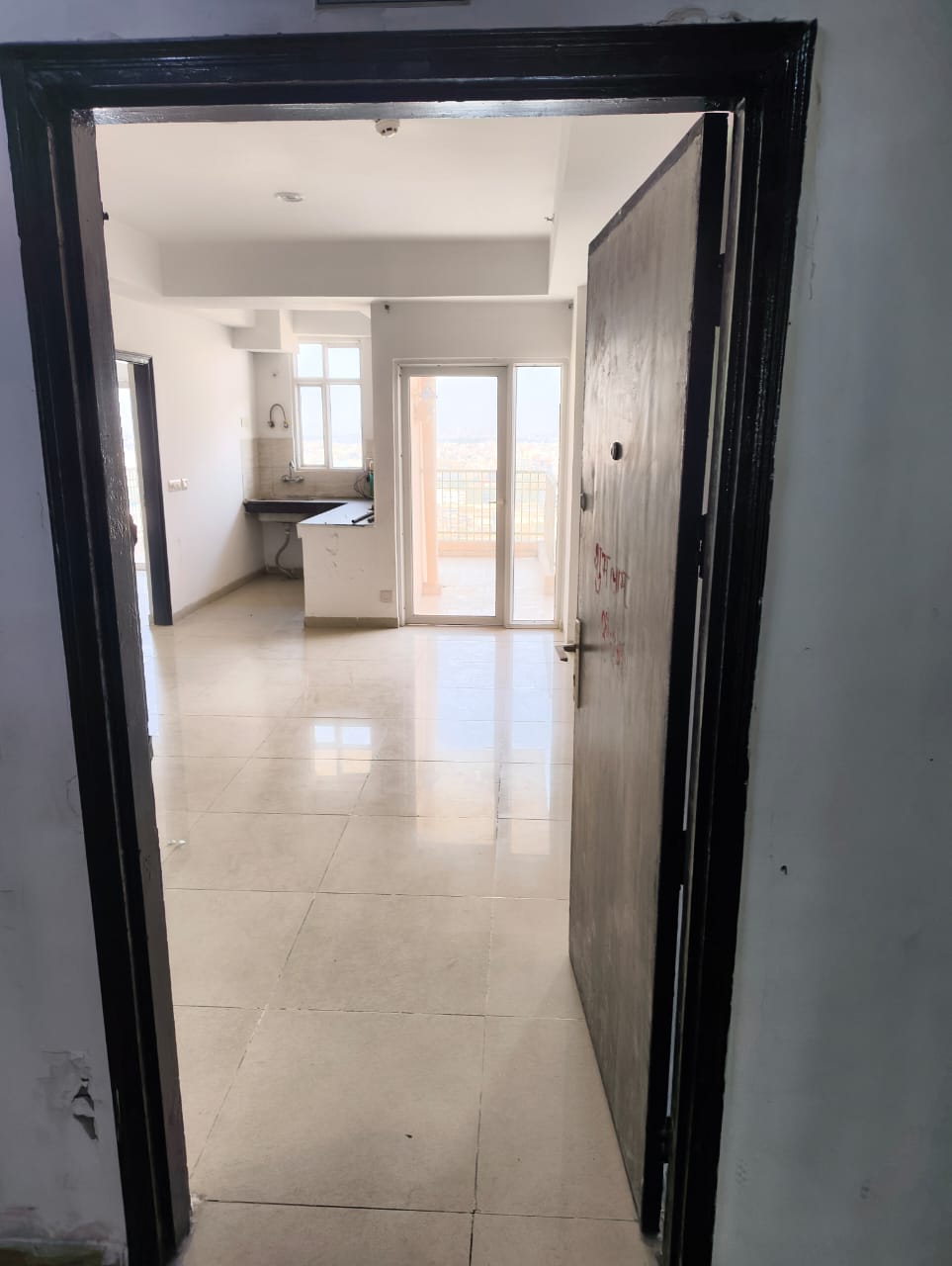 2.5 BHK + Study Room 1085 Sq.Ft. Apartment in Ajnara Homes