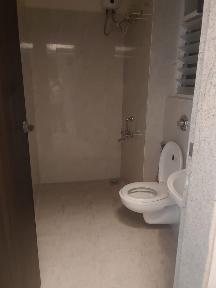 Bathroom, whispering-winds-phase-1 2 Bedroom 1000 Sq.Ft. Apartment In Baner Pune 9545334