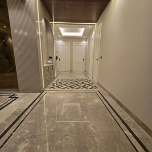  4 BHK Builder Floor at Wave City Center, Sector 32 – for Sale