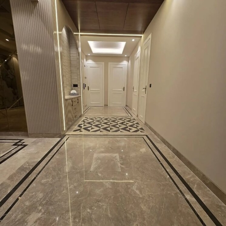 Other, wave-city-center 4 Bedroom 251 Sq.Yd. Builder Floor In Sector 32 Noida 9545445