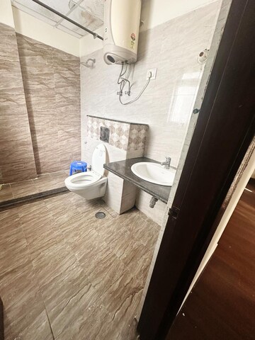Bathroom in 3 BHK Apartment at Skynet Towers, Patiala Road – for Rent