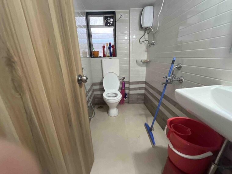 Bathroom, prabhadevi-chs 3 Bedroom 1460 Sq.Ft. Apartment In Prabhadevi Mumbai 9545427