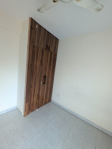 Room in 3 BHK Apartment at GLS Avenue 51, Sector 92 – for Rent