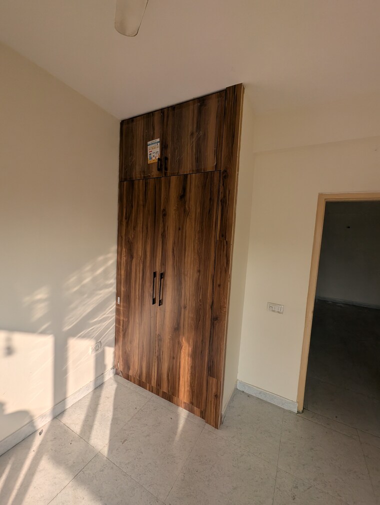 Room, gls-avenue-51 3 Bedroom 928 Sq.Ft. Apartment In Sector 92 Gurgaon 9545521