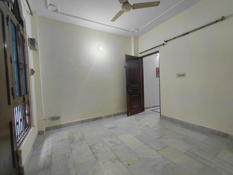 Room, janakpuri 2 Bedroom 780 Sq.Ft. Builder Floor In Janakpuri Delhi 9545426