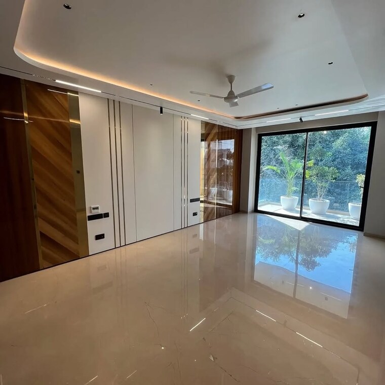 Room, ireo-city-central 5 Bedroom 500 Sq.Yd. Builder Floor In Sector 59 Gurgaon 9545518