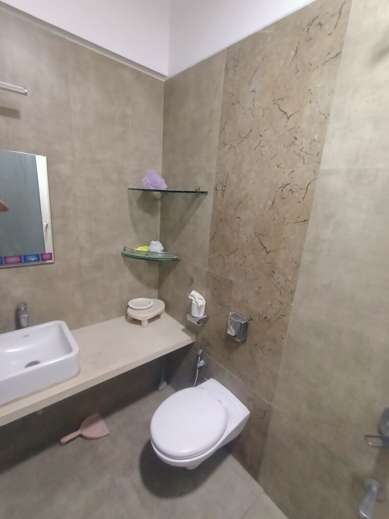 Bathroom, jp-decks 2 Bedroom 845 Sq.Ft. Apartment In Goregaon East Mumbai 9545605