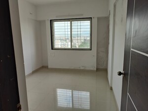 Room in 2 BHK Apartment at Sinhagad Road – for Rent