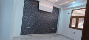 Room in 2 BHK Builder Floor at Sector 73 – for Sale