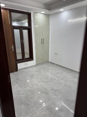 Room in 2 BHK Builder Floor at Chattarpur – for Rent