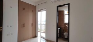 Room in 3.5 BHK Builder Floor at Smart World Orchard, Sector 61 – for Rent
