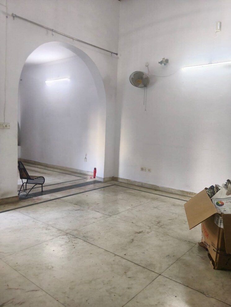 Room, gomti nagar 5 Bedroom 3260 Sq.Ft. Independent House In Gomti Nagar Lucknow 9545718